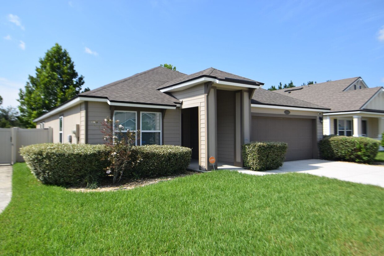 Primary Photo - CedarBrook 4bed/2baths- Ocean Way - Close ...