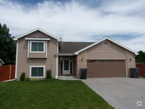 Building Photo - 5612 Kennedy Dr