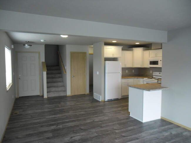 Building Photo - Brand New Duplex in Deer Park