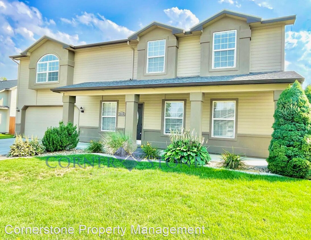 Foto principal - 4 br, 2.5 bath House - 1919 E Lost River Ave