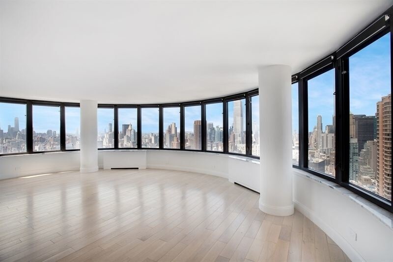 Foto principal - 330 E 37th St