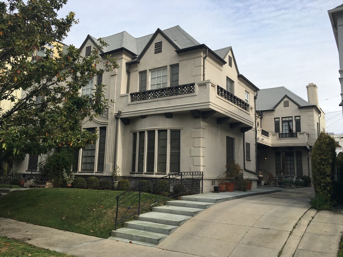 Street view - 626 S Ridgeley Dr