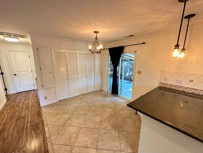 Foto del edificio - 1284 RUDGEAR RD DUPLEX
