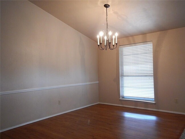 Building Photo - 3305 Janwood Ln
