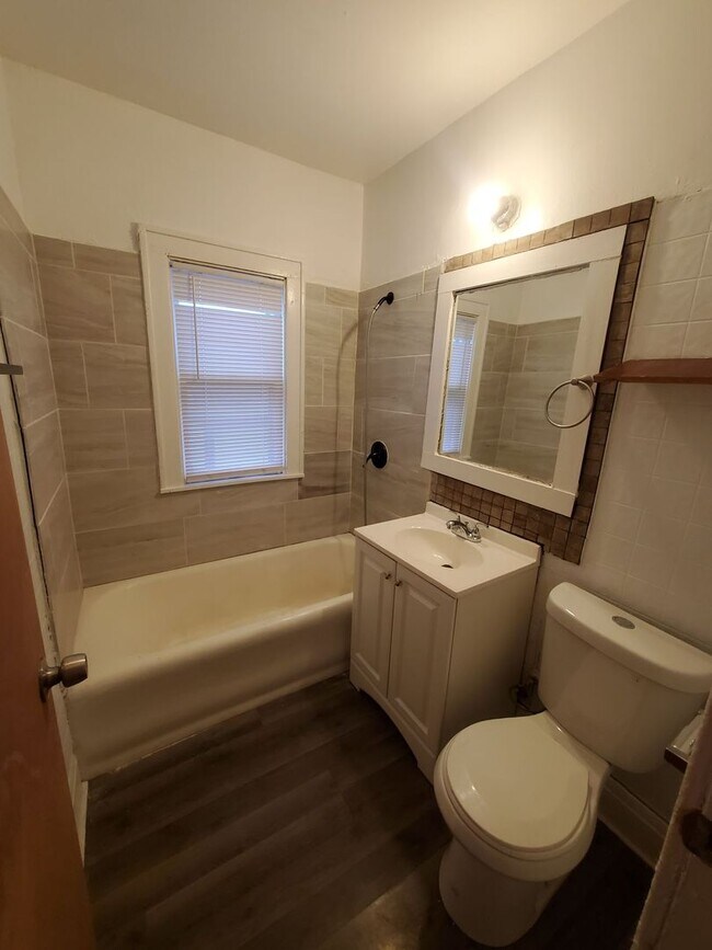 Foto del edificio - 3825-3827 N 10th St. (Duplex)