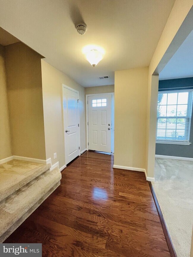 Building Photo - 103 Sweetgum Ct