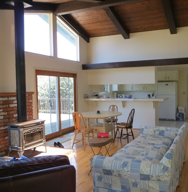 Building Photo - Beautiful Los Osos Home