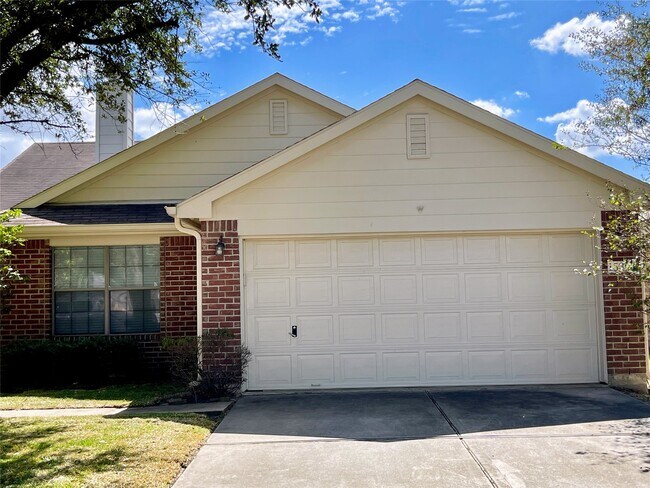 Foto del edificio - 15303 Kellerwood Dr