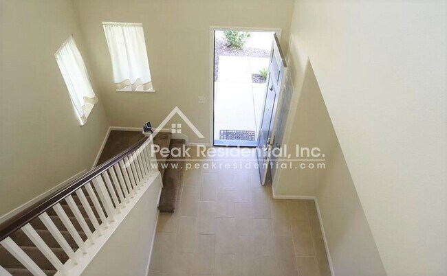 Foto del edificio - Wonderful Elk Grove 4bd/3ba Home with 2 Car Garage & Loft Area