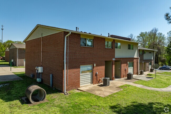 Building Photo - Creekwood Village Apartments