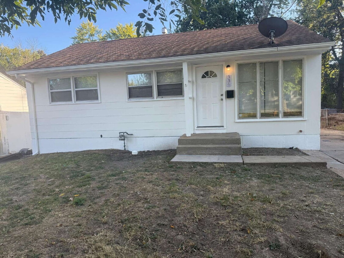 Primary Photo - Beautiful 4-Bedroom Home for Rent in St. L...