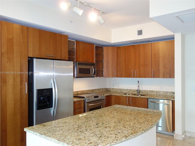 Building Photo - 1945 S Ocean Dr