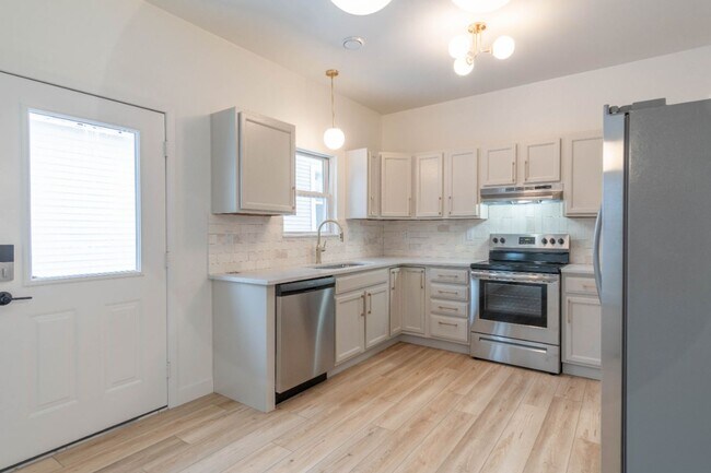 Foto del edificio - 3 Bedroom Single Family