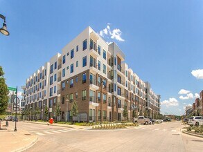 Building Photo - Bexley at Left Bank