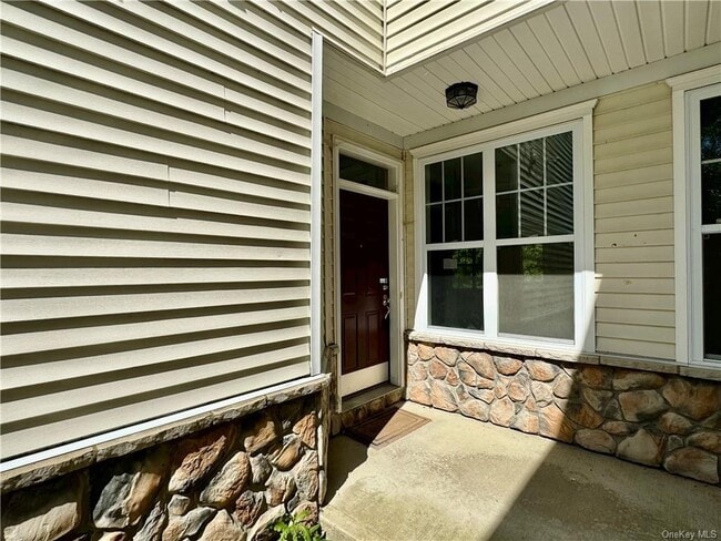 Building Photo - 19 Meadow View Dr