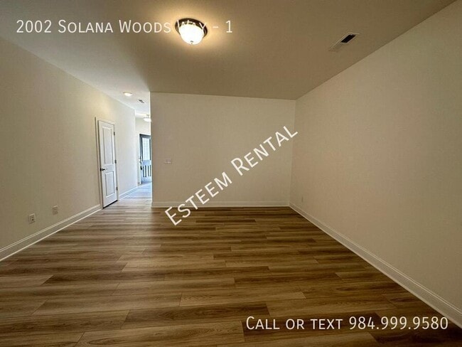 Building Photo - 2002 Solana Wds Dr