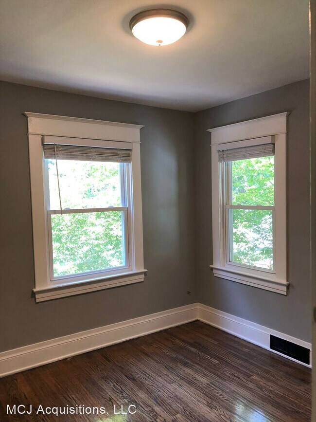 Foto del edificio - 5 br, 2 bath House - 87 Paige St