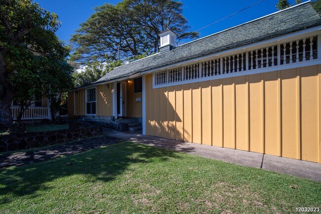 Building Photo - Studio w/2BA NEWLY RENOVATED & ALL Utiliti...