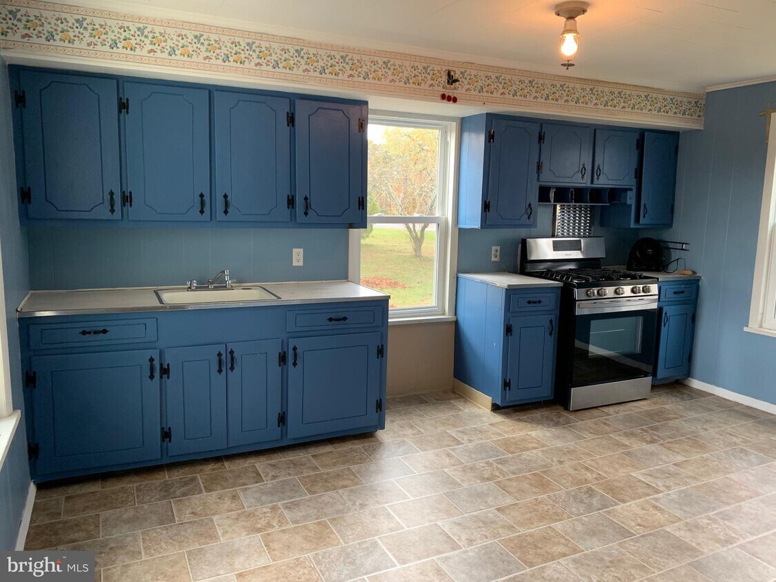 830 11th St, Hammonton, NJ 08037 House Rental in Hammonton, NJ