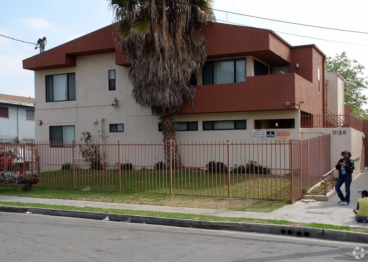 Primary Photo - Osage Apartments