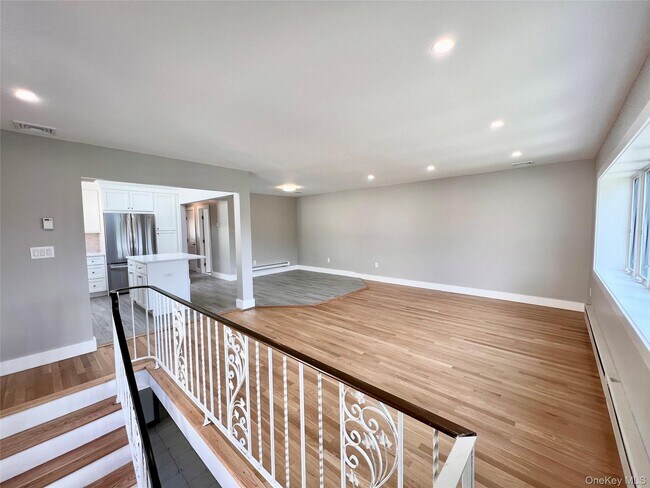 Foto del edificio - 155-12 Locke Ave