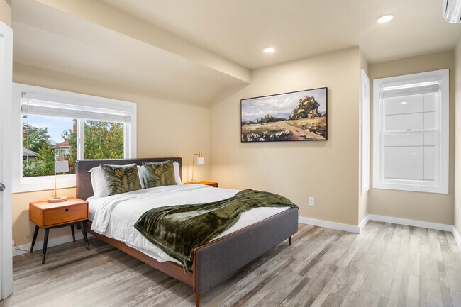 Foto del edificio - 914 16th Ave