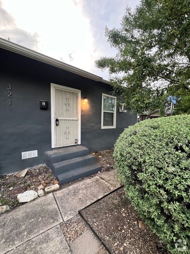 Building Photo - 321 N Chupaderas St