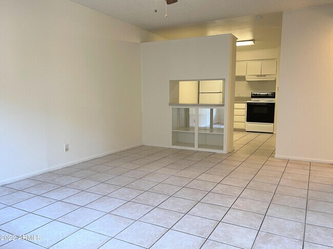 Building Photo - 1513 W 7th Pl
