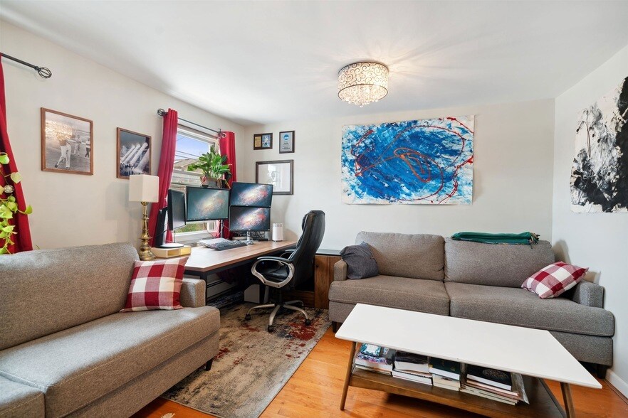 Primary Photo - 52 Beacon Avenue Unit 2
