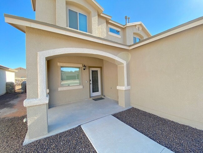 Building Photo - East El Paso 3 bed Refrig A/C w/ Gorgeous ...