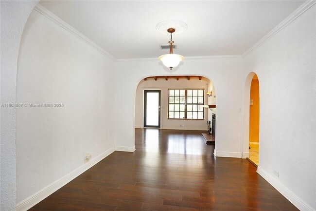 Foto del edificio - 1027 SW 22nd St