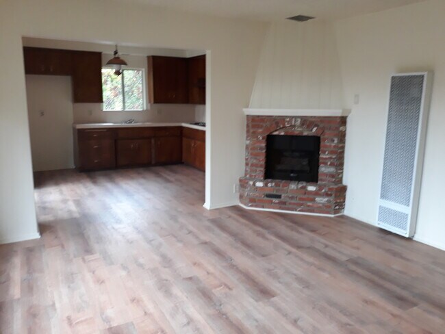 Building Photo - 13530 Leadwell St
