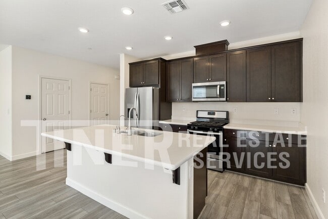 Building Photo - 8409 Stara St