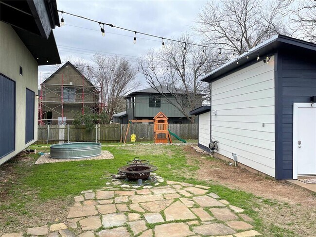 Foto del edificio - 4619 Jinx Ave