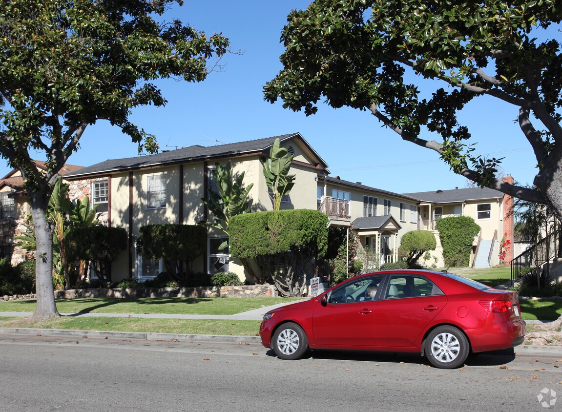 Primary Photo - 1133-1141 E Carson St