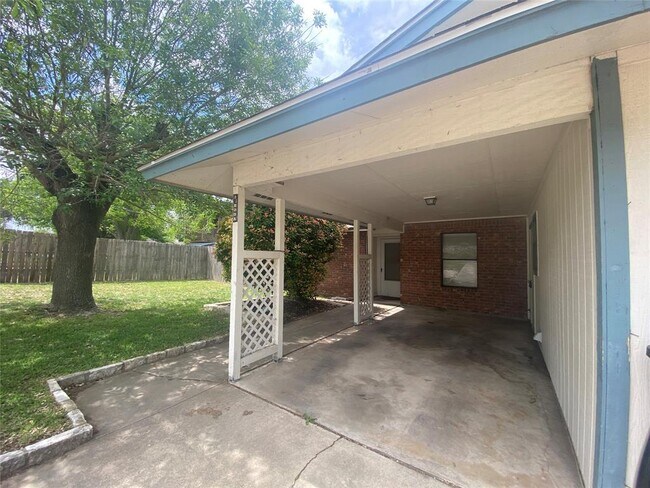 Building Photo - 12800 Old San Antonio Rd