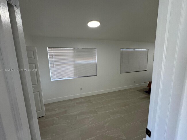 Foto del edificio - 6304 Buchanan St