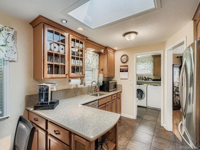 Foto del edificio - Impeccable brick ranch home for rent