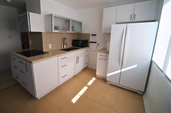 Foto del edificio - 454 Woodland Dr W