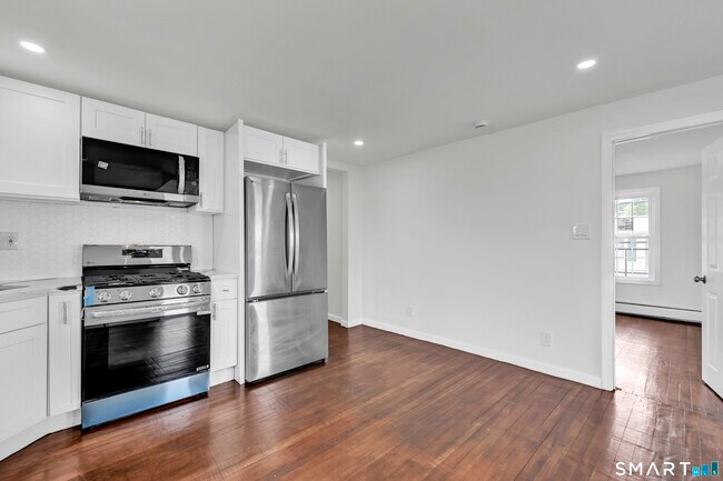 Building Photo - 54 Overlook Ave