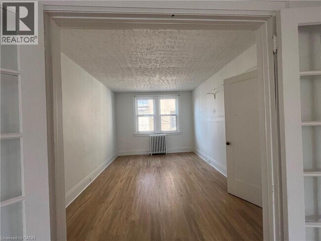 Building Photo - 102 Greensides Ave