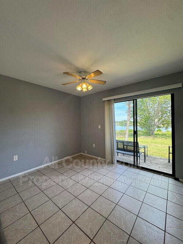 Foto del edificio - 1836 N Crystal Lake Dr