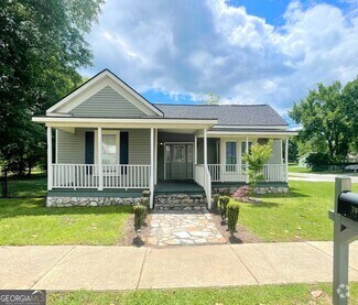 Building Photo - 102 Lipham St
