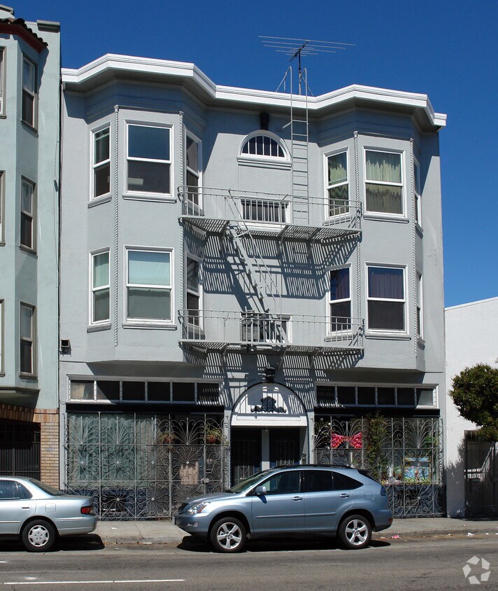 Building Photo - 684-688 Guerrero St
