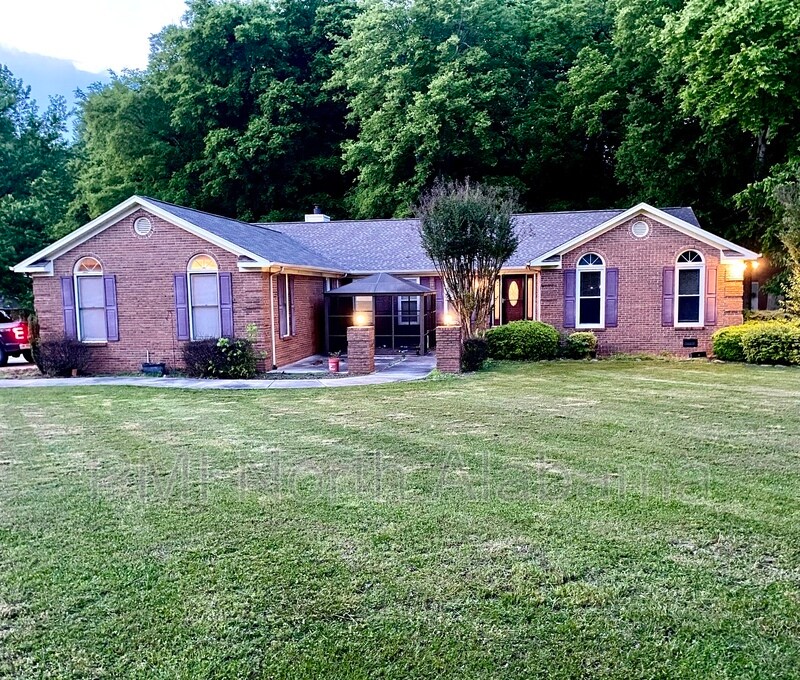 Primary Photo - 131 Fairington Rd NW