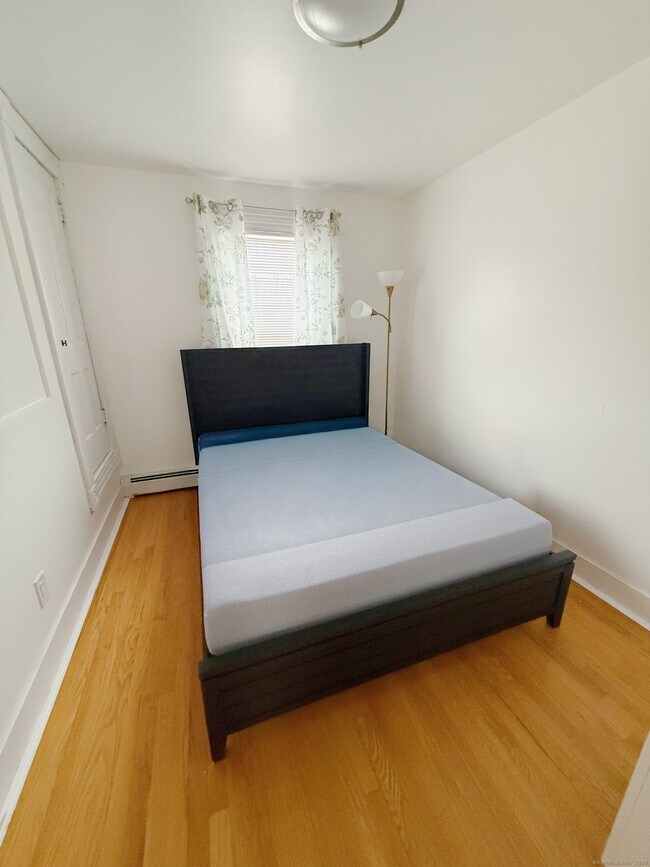 Building Photo - 1716 Farmington Ave