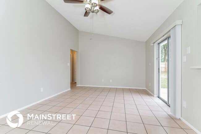 Building Photo - 7765 Hyacinth Dr