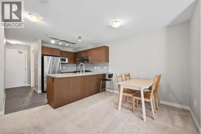 Building Photo - 6800 Eckersley Rd