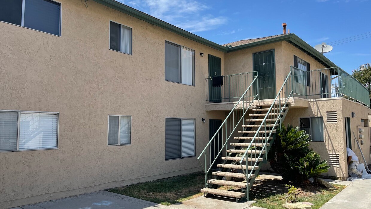Building - 15919 La Forge St