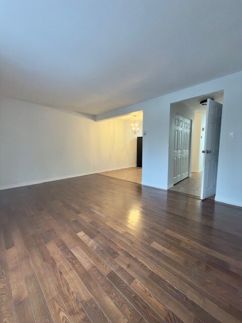 Photo du bâtiment - Westmount Townhome!   3 Bedroom * Finished Bsmt  * Patio Fenced * AVAIL NOW